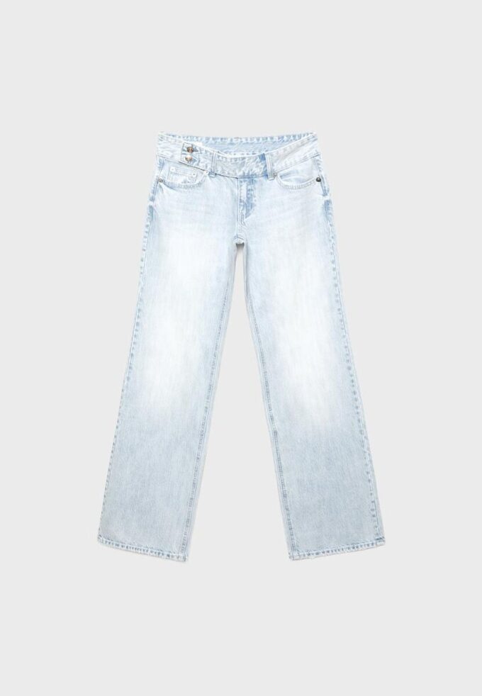 Jeans mit niedriger Leibhöhe und geradem Bein sowie Hammer-Bund