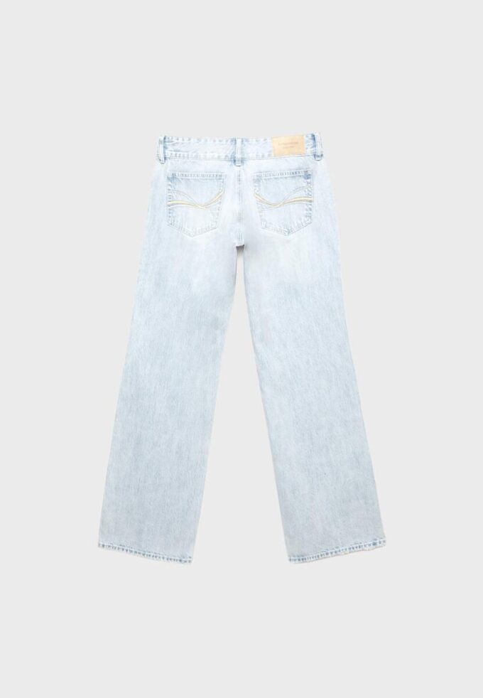 Jeans mit niedriger Leibhöhe und geradem Bein sowie Hammer-Bund