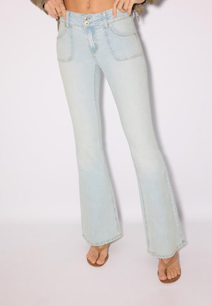 Jeans mit niedriger Leibhöhe und Nahttaschen