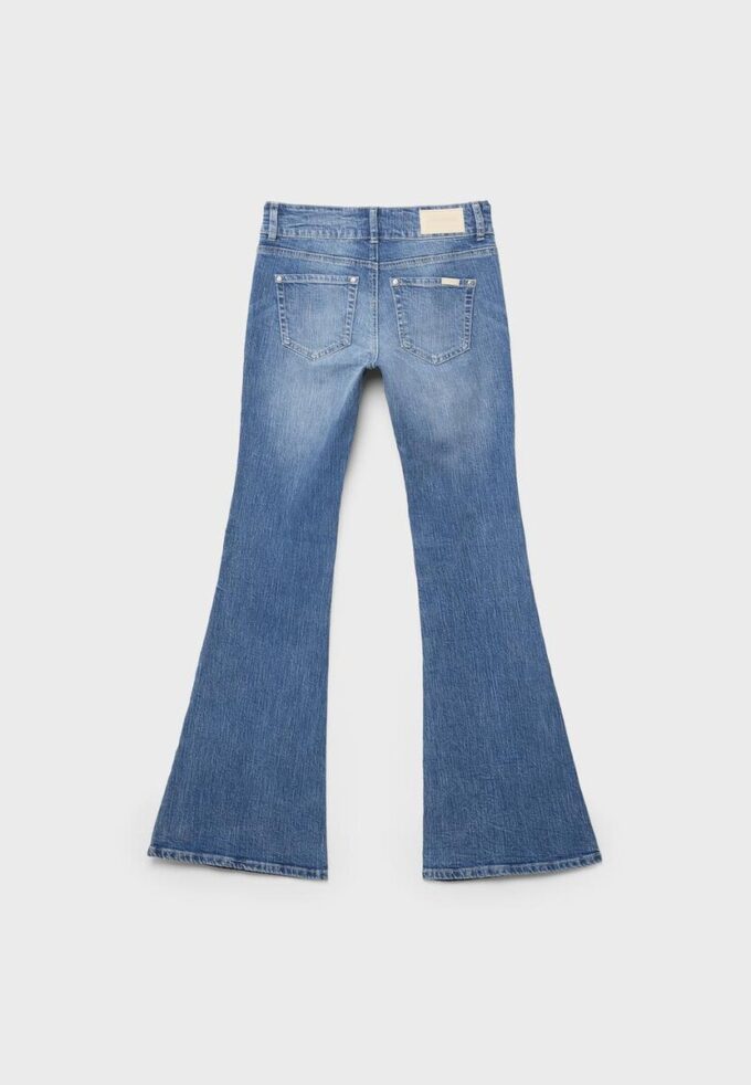 Jeans mit niedriger Leibhöhe und Nahttaschen
