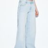 Jeans mit niedriger Leibhöhe und Wide Leg mit Stern-Detail