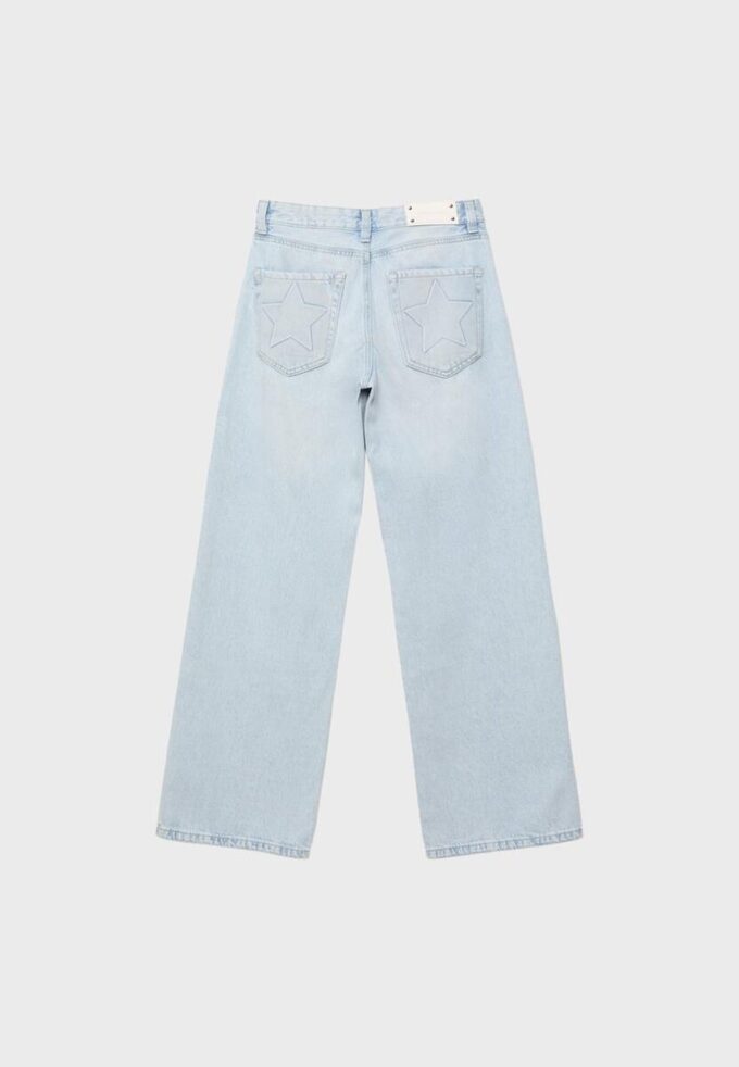 Jeans mit niedriger Leibhöhe und Wide Leg mit Stern-Detail