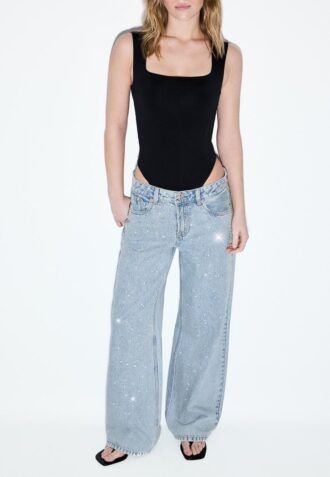 Jeans mit niedriger Leibhöhe und Wide Leg mit Strasssteinen