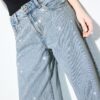 Jeans mit niedriger Leibhöhe und Wide Leg mit Strasssteinen