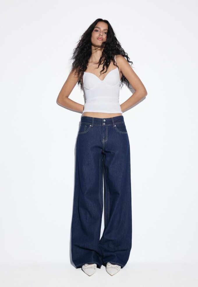 Jeans mit niedriger Leibhöhe und zwei Knöpfen