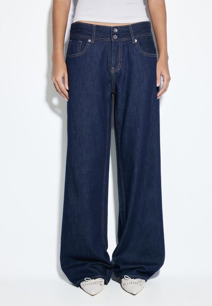 Jeans mit niedriger Leibhöhe und zwei Knöpfen