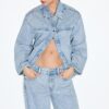 Jeansjacke mit aufgesetzten Taschen und Strasssteinen