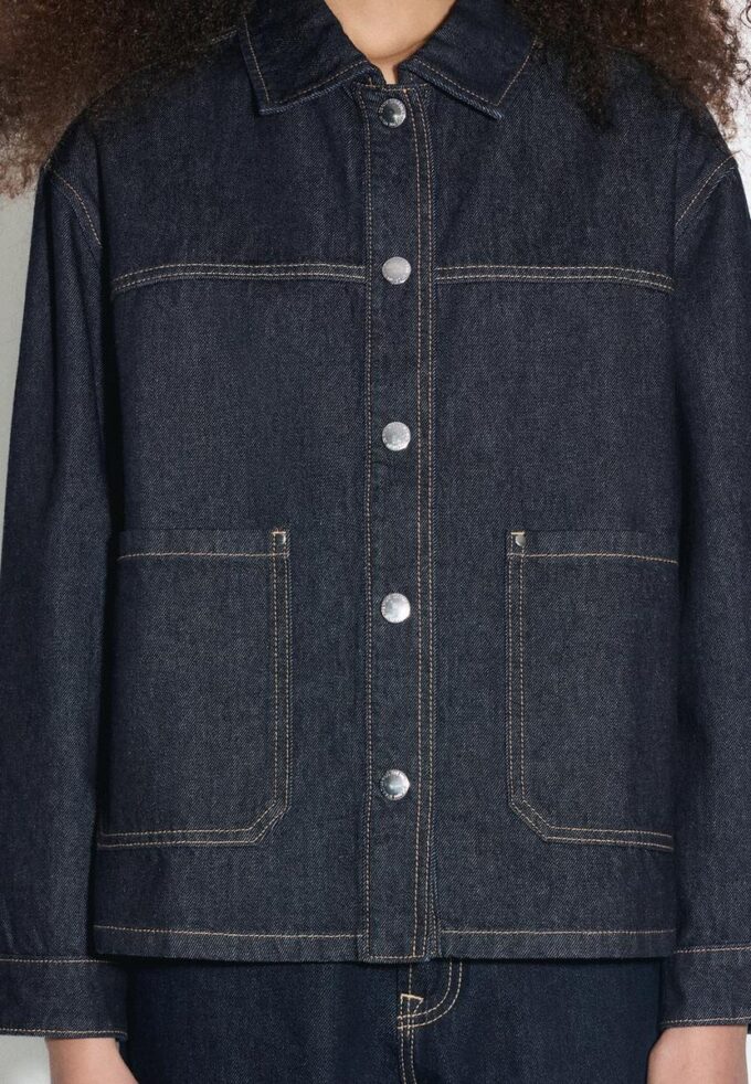 Jeansjacke mit Taschen Jeansjacke mit Taschen