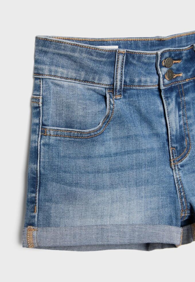 Jeansshorts mit umgeschlagenem Saum