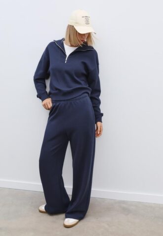 Jogginghose mit weitem Bein