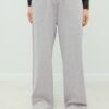 Jogginghose mit weitem Bein