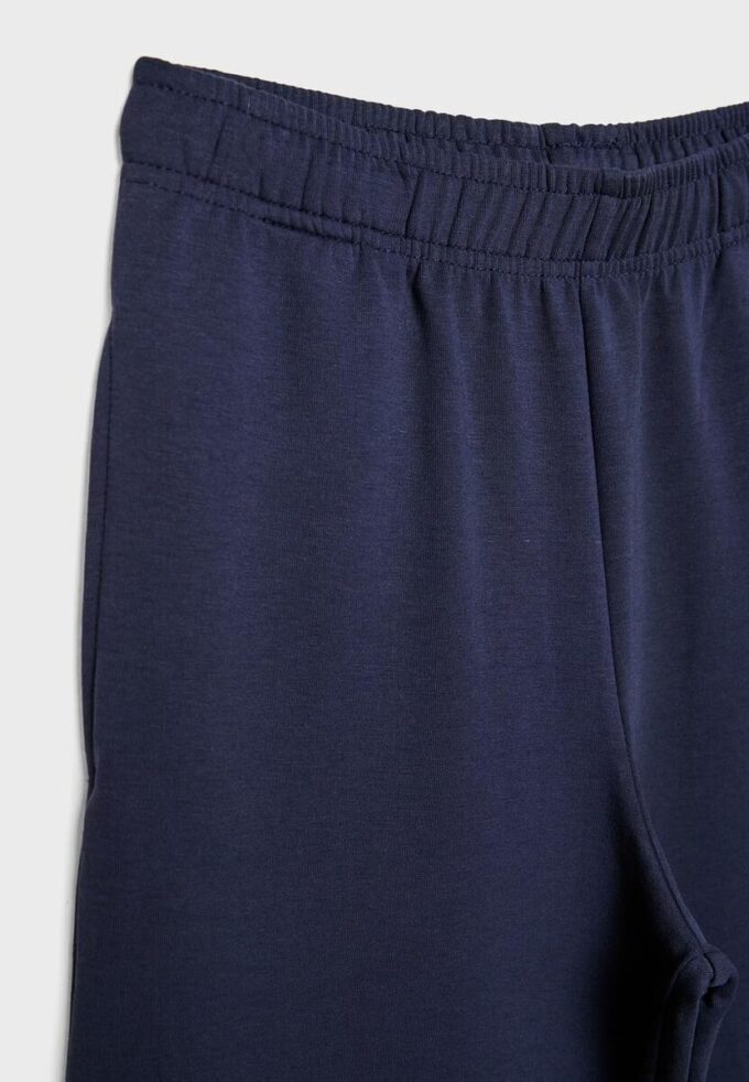 Jogginghose mit weitem Bein