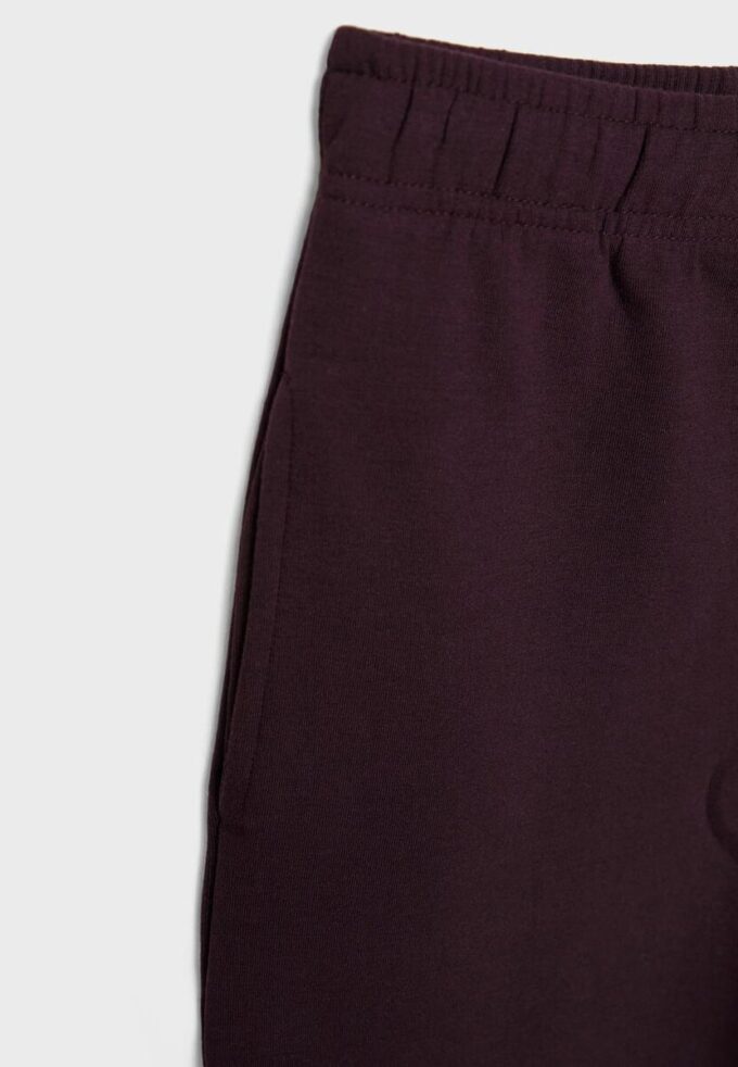 Jogginghose mit weitem Bein