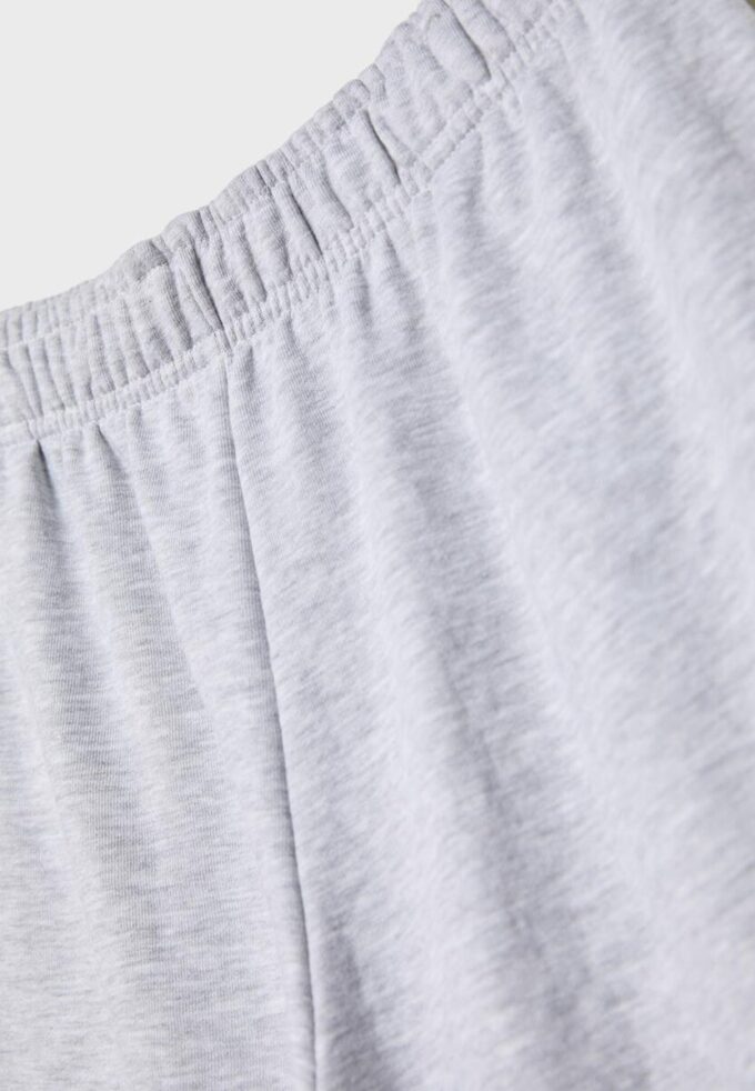Jogginghose mit weitem Bein