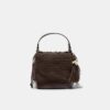 Kombinierte Bucket Bag aus Häkelstoff Kombinierte Bucket Bag aus Häkelstoff