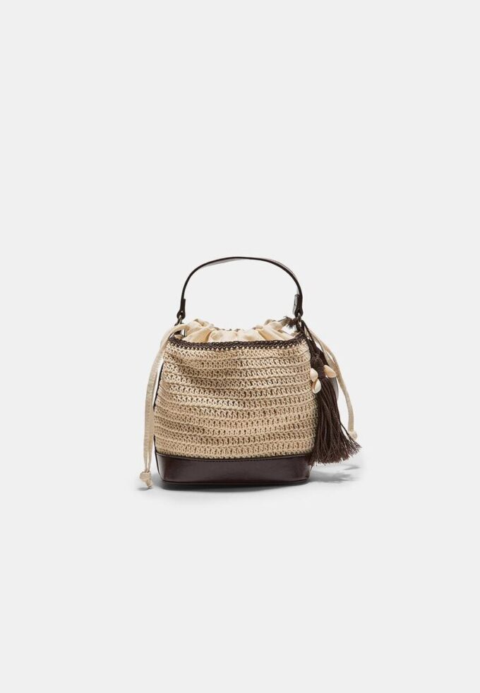Kombinierte Bucket Bag aus Häkelstoff