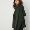 Kurz gewachster Trenchcoat mit Gürtel Kurz gewachster Trenchcoat mit Gürtel