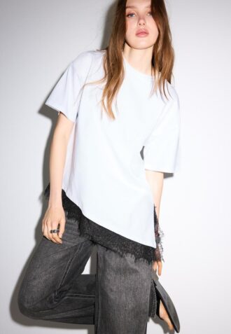 Kurzarm-T-Shirt mit Spitzenbesatz