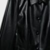 Kurzer Blazer in Lederoptik