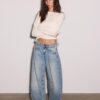 Kurzer Pullover mit U-Boot-Ausschnitt Kurzer Pullover mit U-Boot-Ausschnitt
