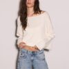 Kurzer Pullover mit U-Boot-Ausschnitt Kurzer Pullover mit U-Boot-Ausschnitt