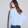 Kurzer Pullover mit U-Boot-Ausschnitt Kurzer Pullover mit U-Boot-Ausschnitt