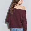 Kurzer Pullover mit U-Boot-Ausschnitt Kurzer Pullover mit U-Boot-Ausschnitt