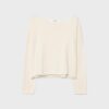 Kurzer Pullover mit U-Boot-Ausschnitt Kurzer Pullover mit U-Boot-Ausschnitt