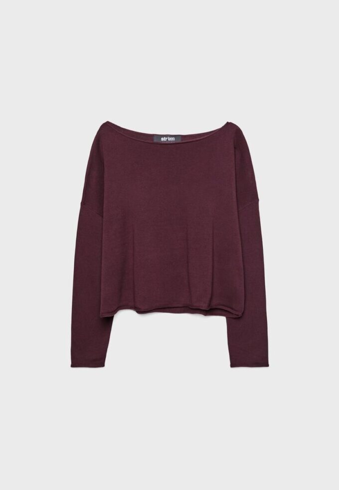 Kurzer Pullover mit U-Boot-Ausschnitt Kurzer Pullover mit U-Boot-Ausschnitt