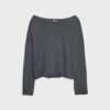 Kurzer Pullover mit U-Boot-Ausschnitt Kurzer Pullover mit U-Boot-Ausschnitt