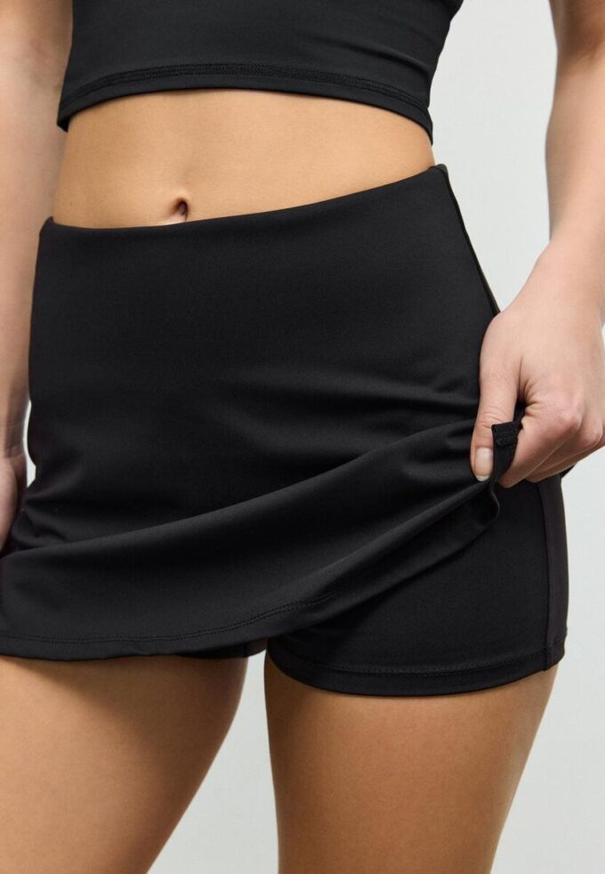 Kurzer Skort