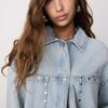 Kurzes Denim-Overshirt mit Nieten