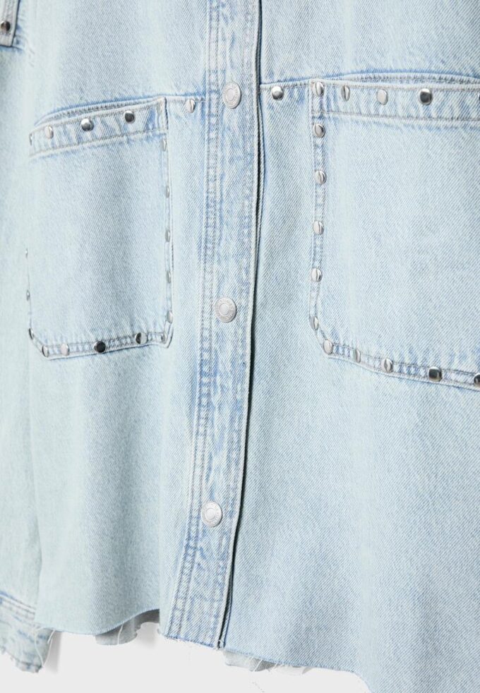 Kurzes Denim-Overshirt mit Nieten