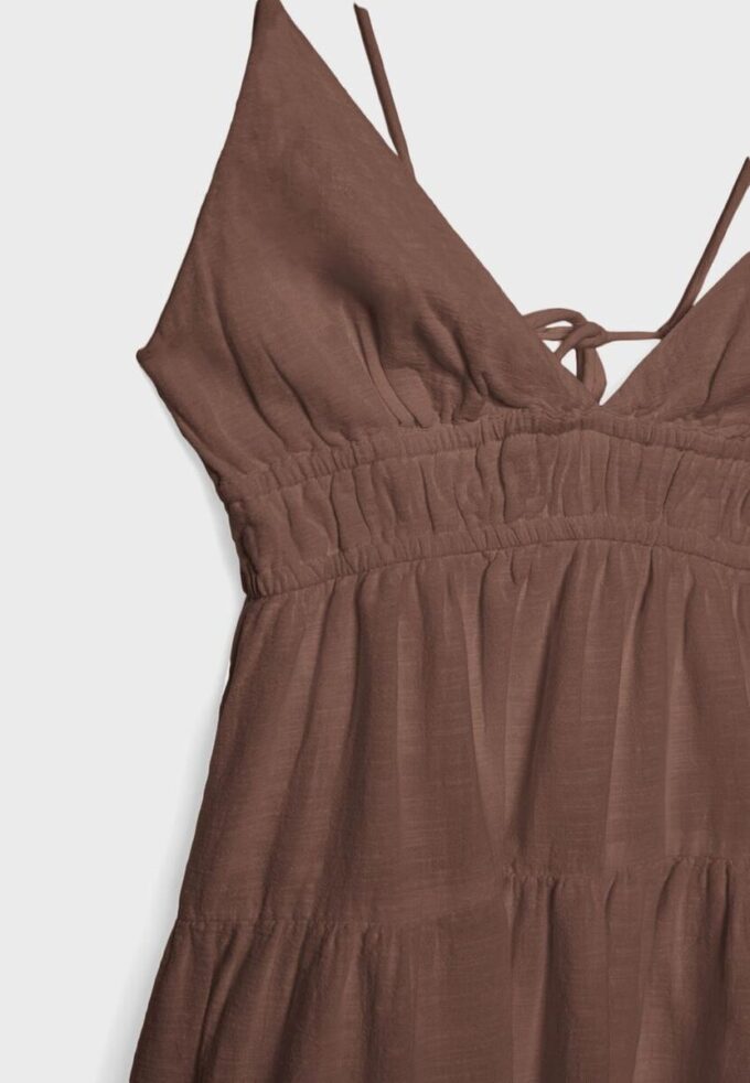 Kurzes, fließendes Kleid mit Bindedetail am Rücken