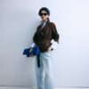 Kurzes, fließendes Trenchcoat mit Gürtel Kurzes, fließendes Trenchcoat mit Gürtel