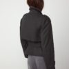 Kurzes, fließendes Trenchcoat mit Gürtel