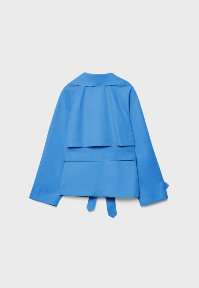 Kurzes, fließendes Trenchcoat mit Gürtel