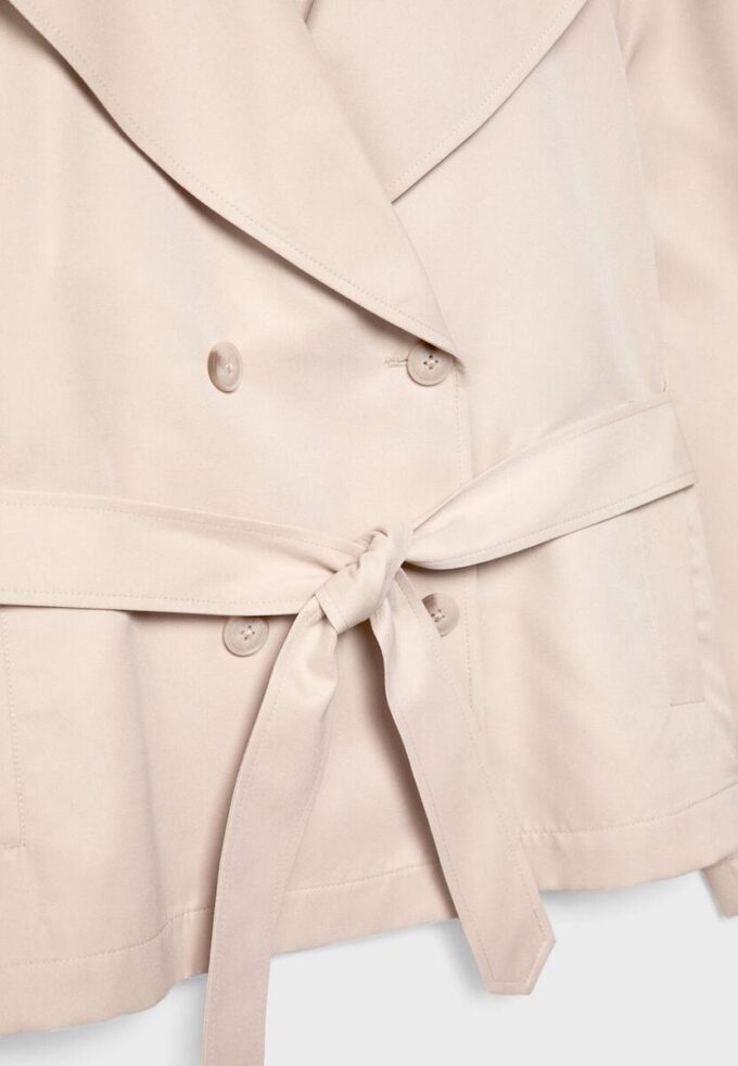 Kurzes, fließendes Trenchcoat mit Gürtel