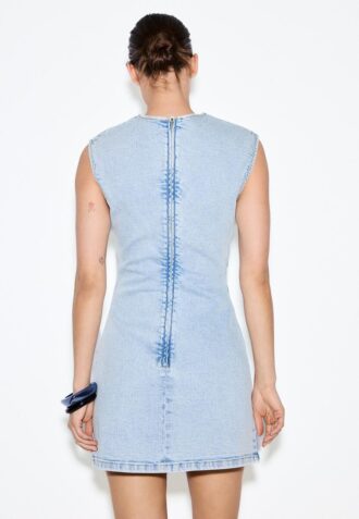 Kurzes Jeanskleid mit Strass Kurzes Jeanskleid mit Strass