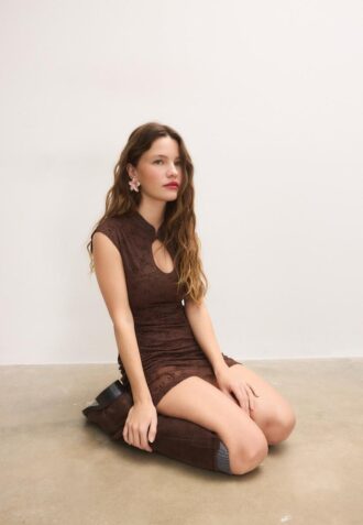 Kurzes Kleid im Qipao-Stil