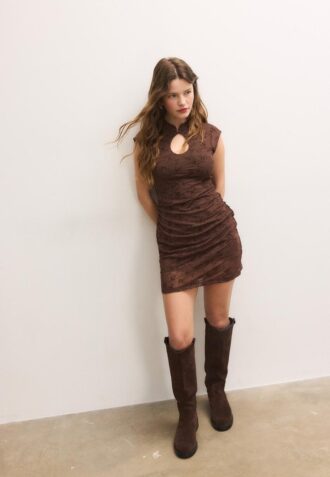 Kurzes Kleid im Qipao-Stil