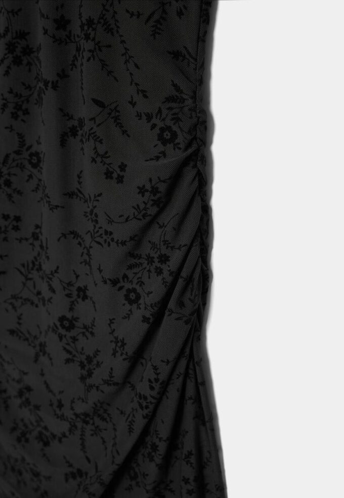Kurzes Kleid im Qipao-Stil