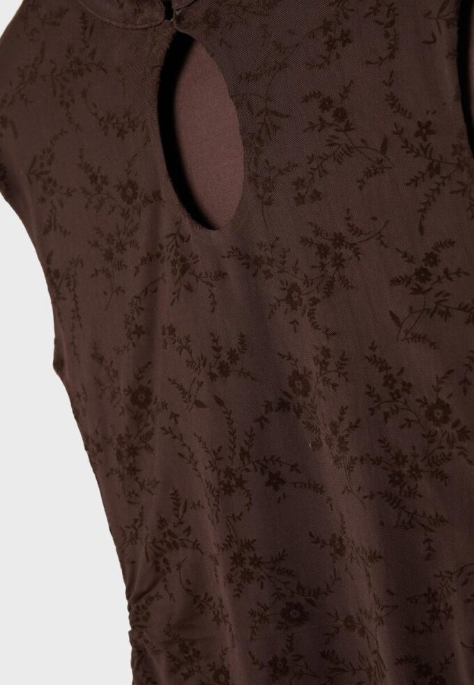 Kurzes Kleid im Qipao-Stil