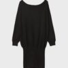 Kurzes Strickkleid mit U-Boot-Ausschnitt