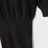 Kurzes Strickkleid mit U-Boot-Ausschnitt
