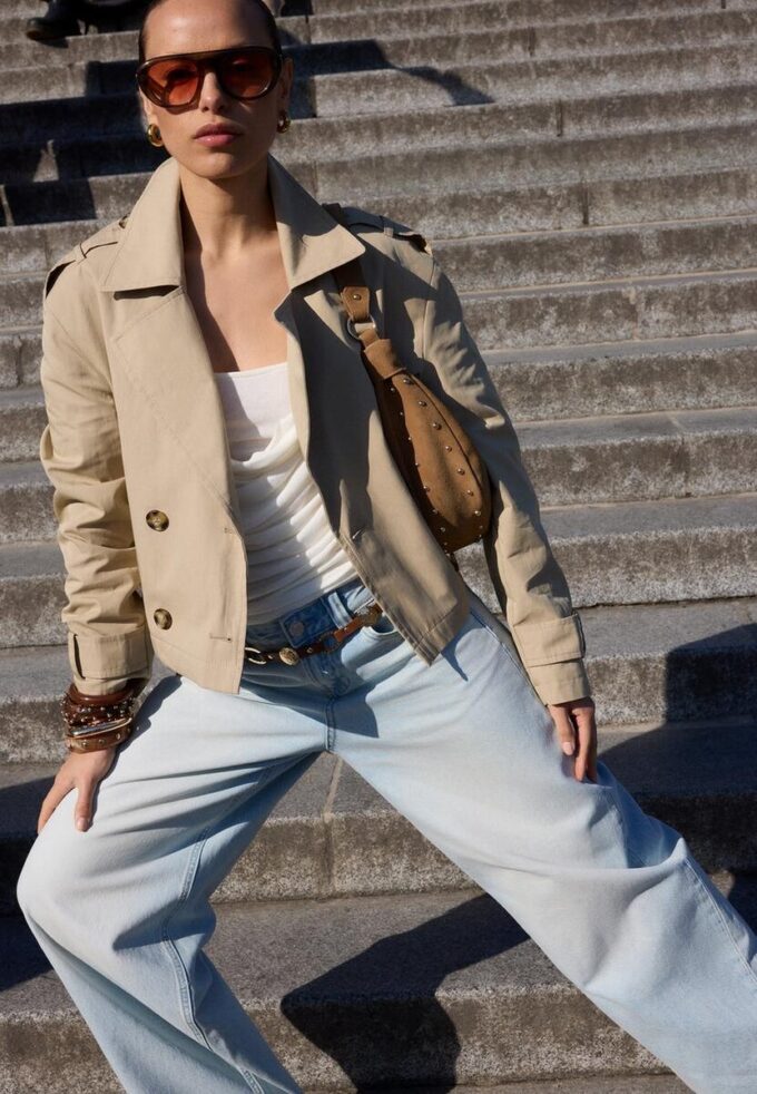 Kurzes Zweireihiger Trenchcoat