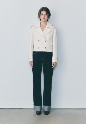 Kurzes Zweireihiger Trenchcoat Kurzes Zweireihiger Trenchcoat