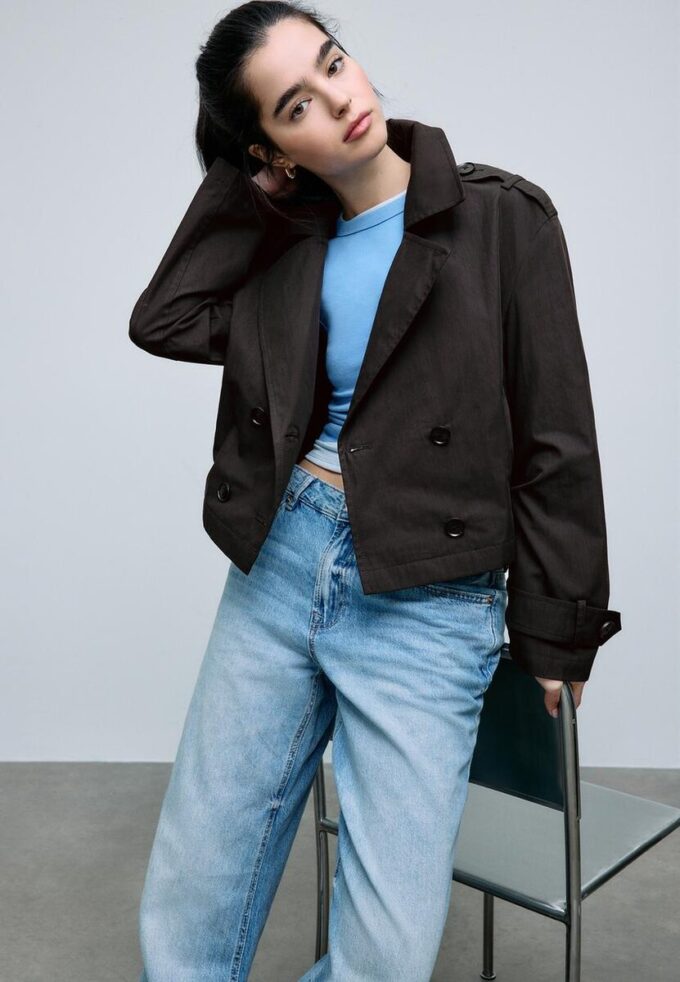 Kurzes Zweireihiger Trenchcoat