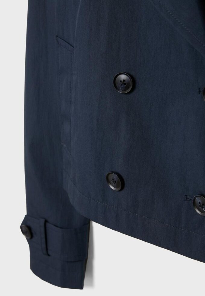 Kurzes Zweireihiger Trenchcoat Kurzes Zweireihiger Trenchcoat