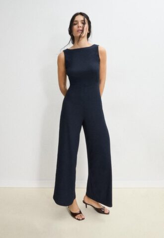 Langer, ärmelloser, gerader Jumpsuit Langer, ärmelloser, gerader Jumpsuit